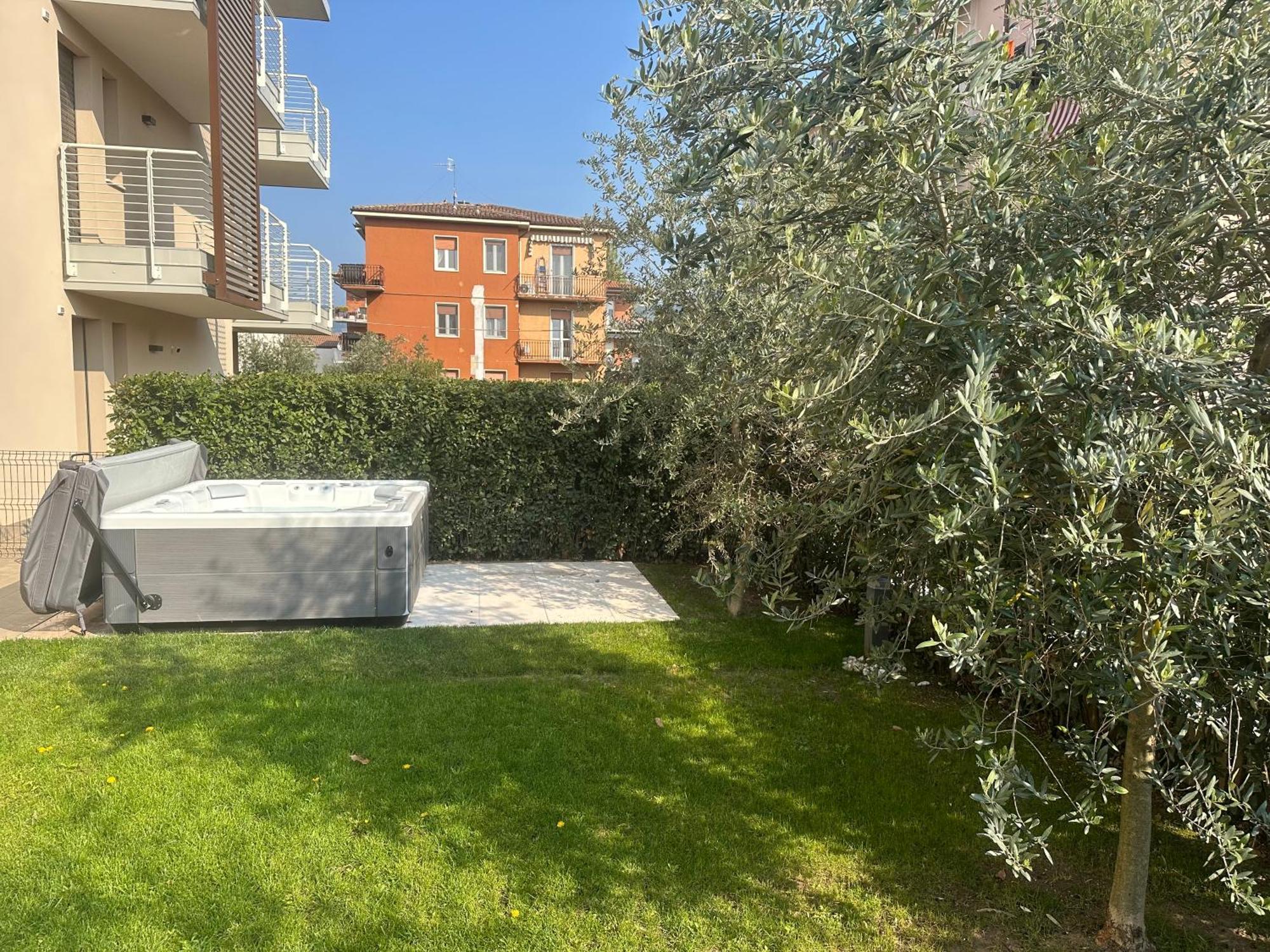 Lifestyle Apartments Dante 巴多利诺 外观 照片